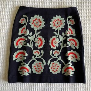New Boden Navy Red Embroidered Skirt, size 4